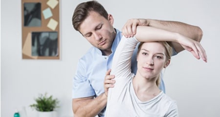 چگونه آرتریت روماتوئید مرتبط با شانه درمان می&zwnj;شود؟