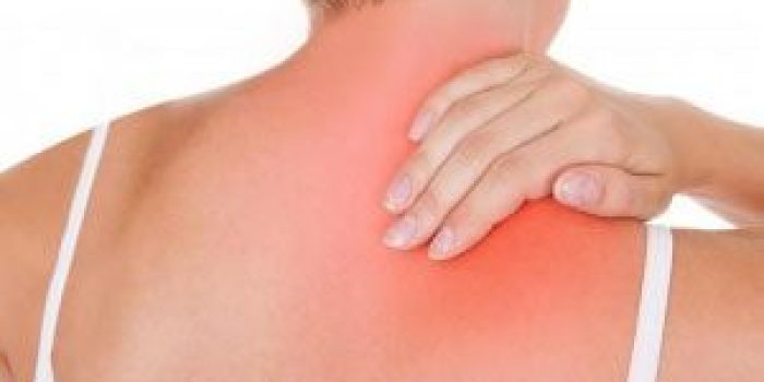 رفع احساس سوزش شانه¬ها به علت آسیب عضلات کتف با ماساژ و استروئید-