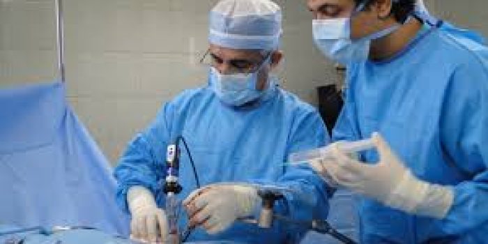 تصویر جراحی دیسک گردن با اندوسکپی