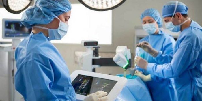 جراحی دیسک گردن با لیزر برای فتق و بیرون زدگی دیسک، مزایا و معایب