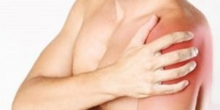 دررفتگی شانه همراه با قطع تاندون و خونریزی داخلی مفصل شانه